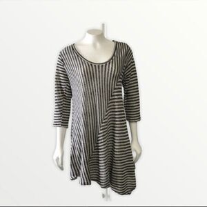 Ophilia Asymmetrical‎ Tunic Blue and White Size 3